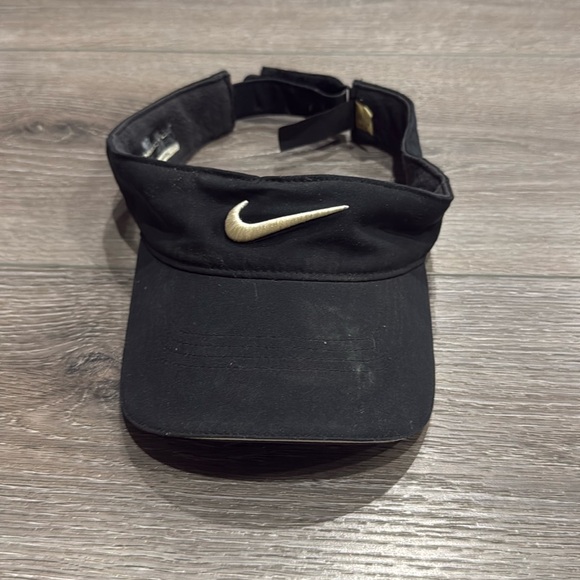 Used Nike Unisex Black Visor - Picture 1 of 3